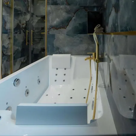 Saphir Design & Whirlpool Bath 公寓 *